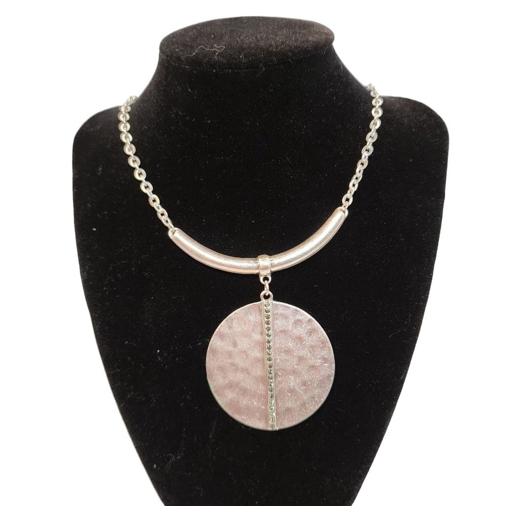 Silver Chain Link Necklace Black‎ Stone Medallion Pendant NWT